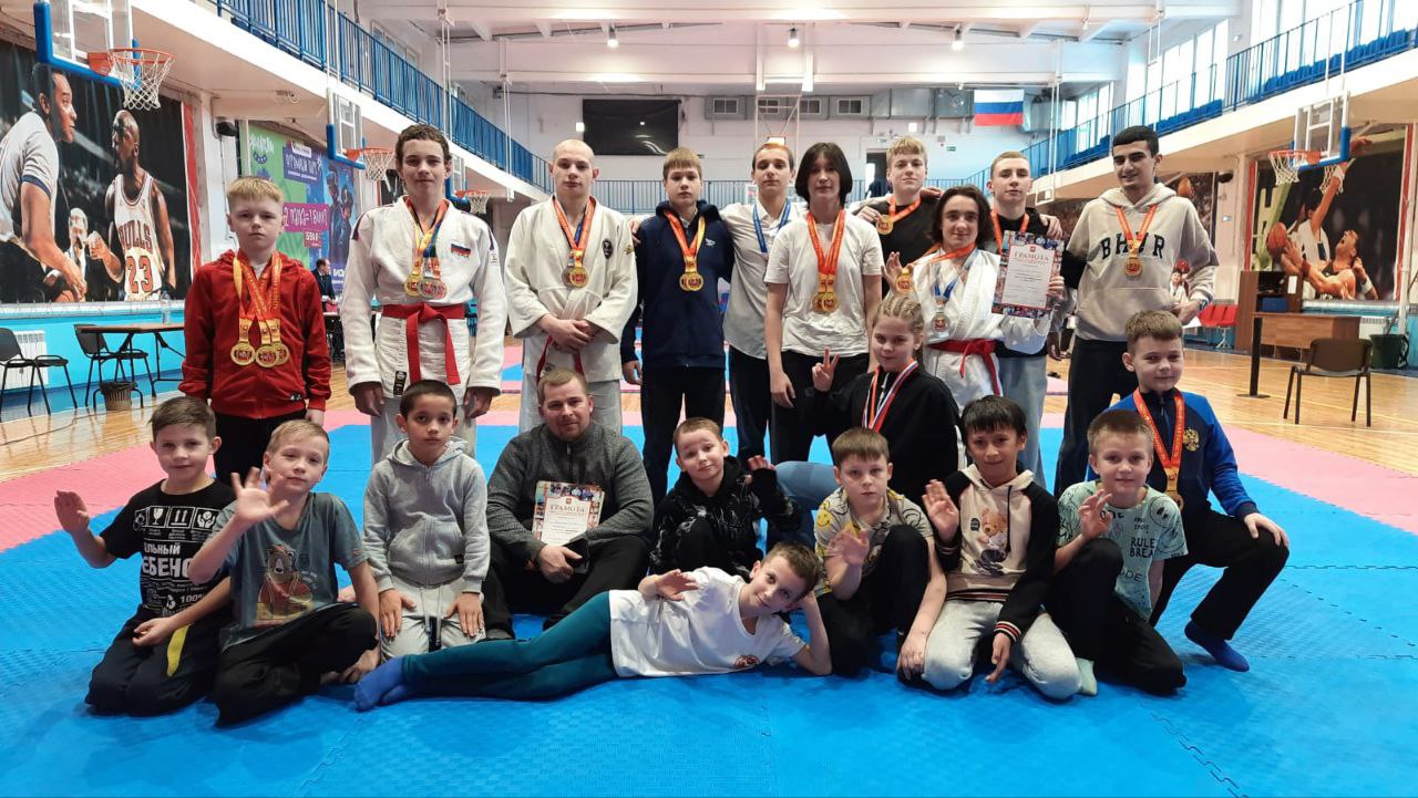 Успех златоустовских спортсменов: золото чемпионата Челябинской области по джиу-джитсу