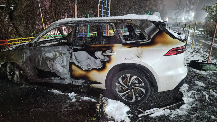 Поджог или случайность: у предпринимателя в Златоусте внезапно сгорел автомобиль