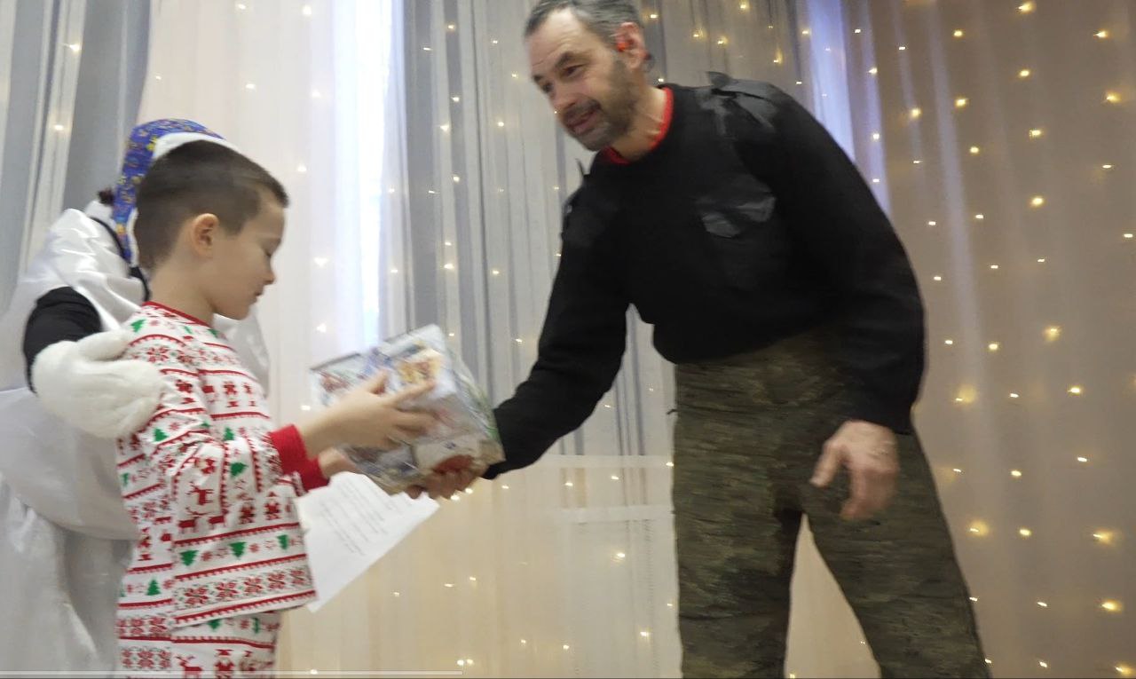 Сказочное прощание с ёлкой и снеговиком, а так же добрые дела малышей из Златоуста