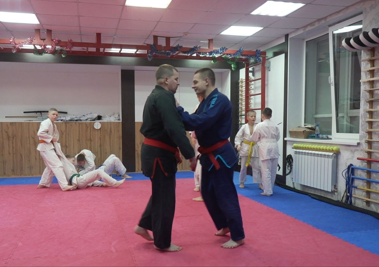 Эффективная самооборона: как защититься от внезапного нападения на улице