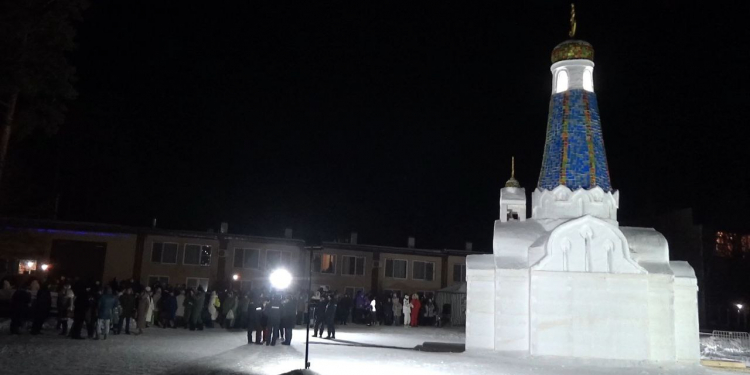 На Южном Урале отметили Крещение с размахом: снежная часовня на Тургояке стала центром притяжения